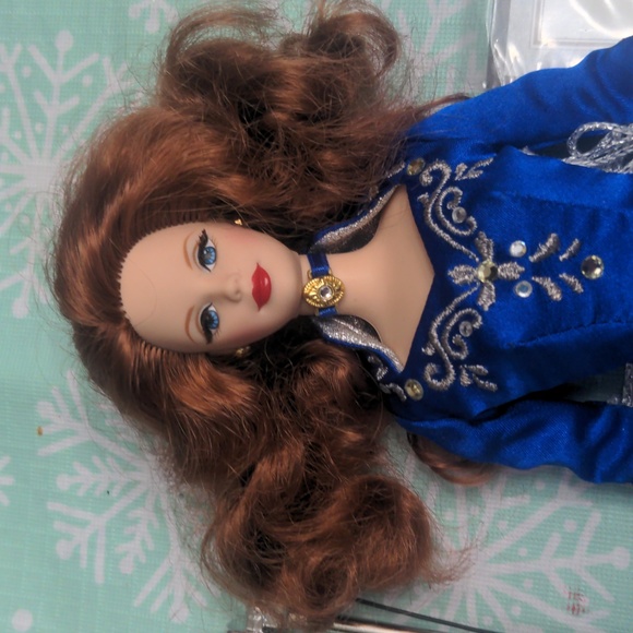 Collector Grand Opry Barbie Doll - Picture 7 of 11